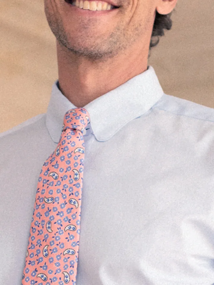 Chemise col anglais bleu ciel à poignets mousquetaire