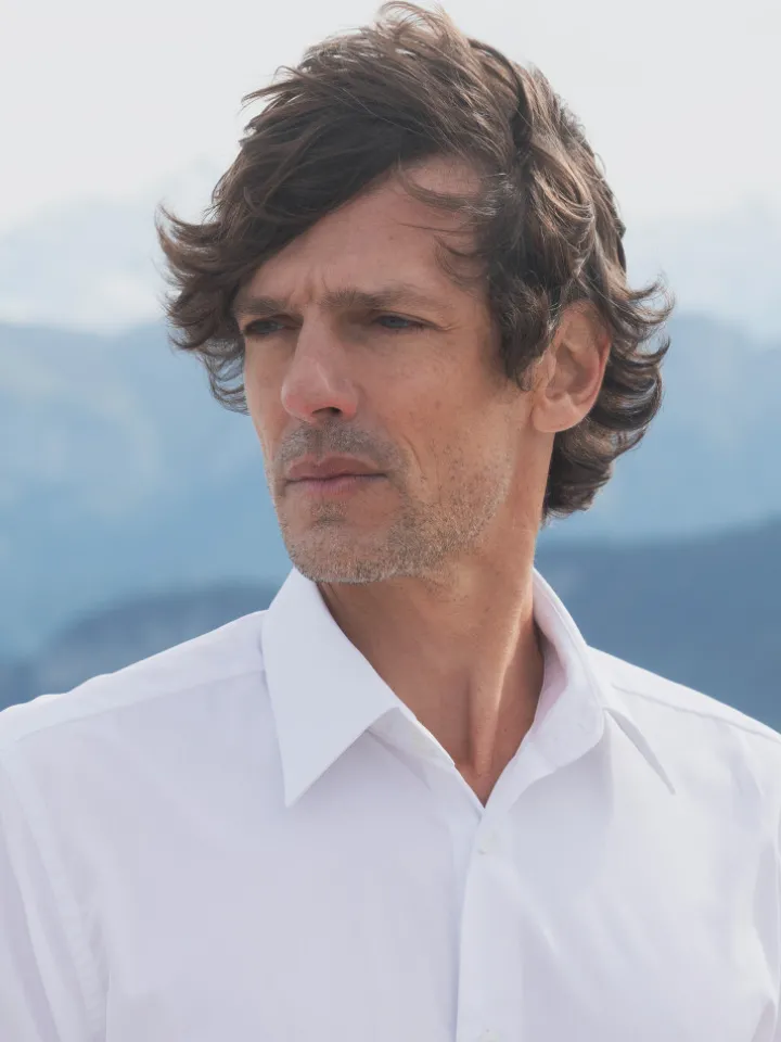 Chemise col français classique en popeline blanche