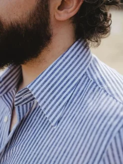 Chemise col français en lin et coton à rayures bleu marine
