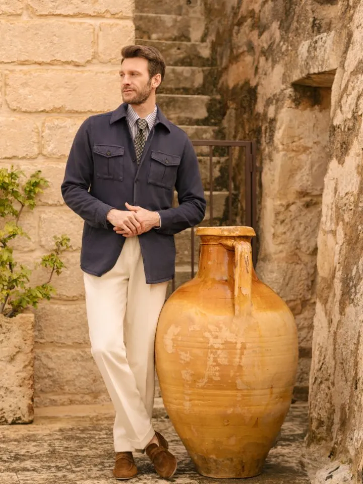 Chemise col français en lin et coton à rayures bleu marine