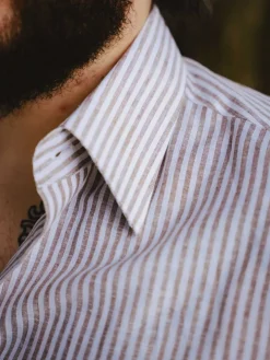 Chemise col français en lin et coton à rayures noisette