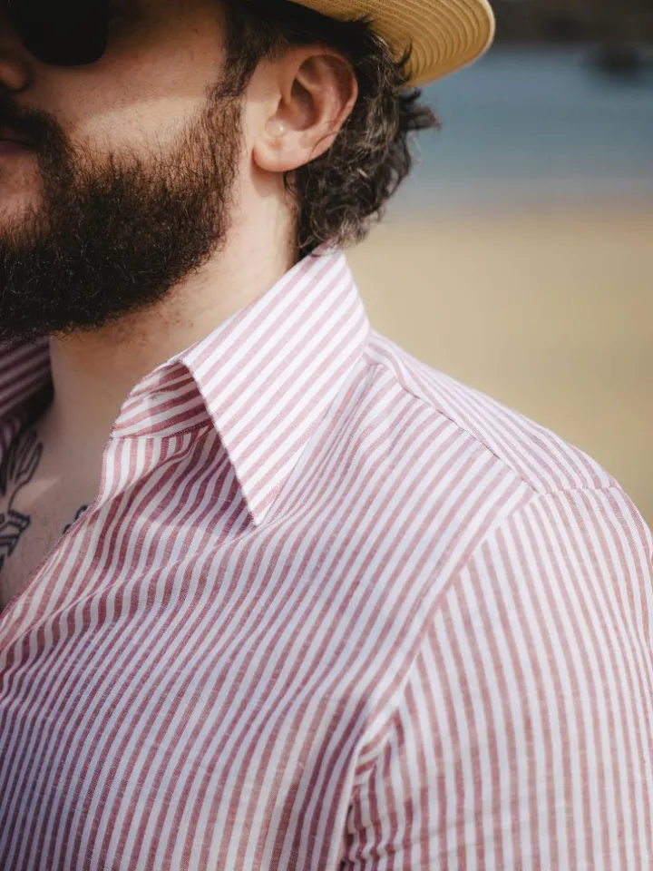 Chemise col français en lin et coton à rayures rouge