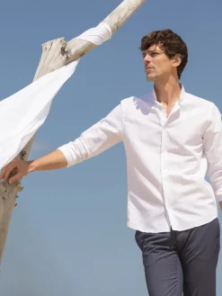 Chemise col inversé en lin blanche