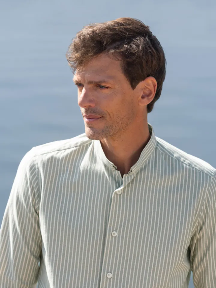 Chemise col inversé en oxford japonais à rayures vertes