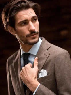 Chemise col italien à poignets mousquetaire