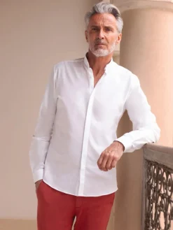 Chemise d'été à col inversé blanche