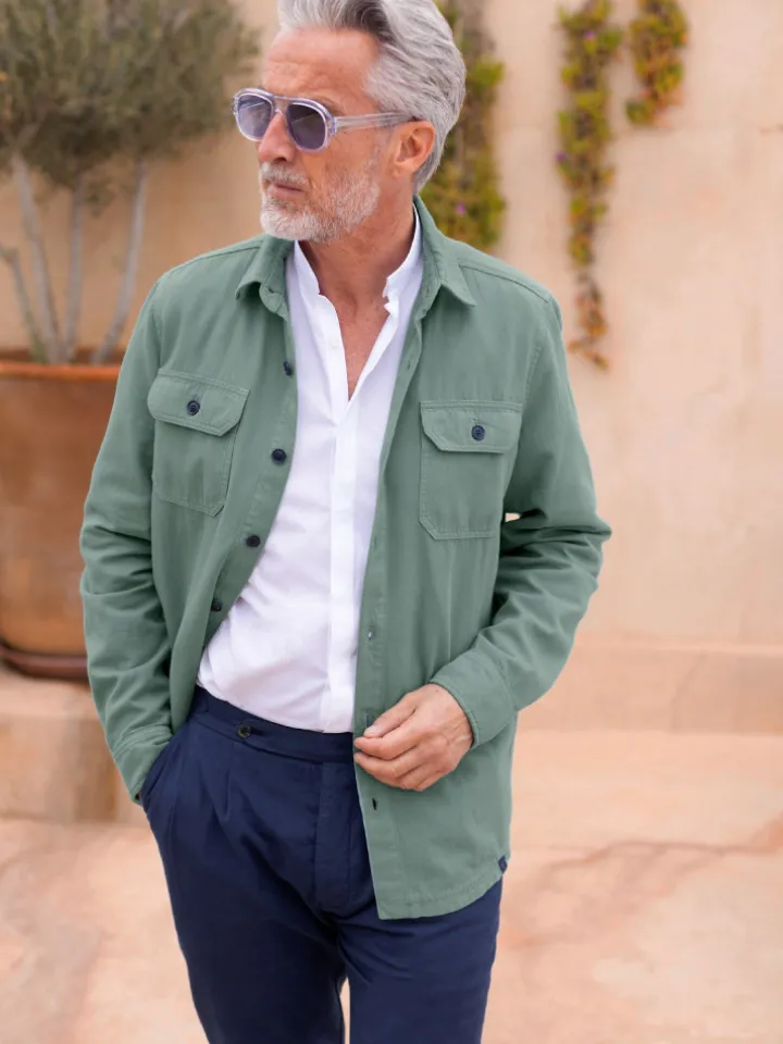 Chemise d'été à col inversé blanche