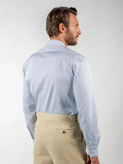 Chemise infroissable col droit à rayures bleu ciel