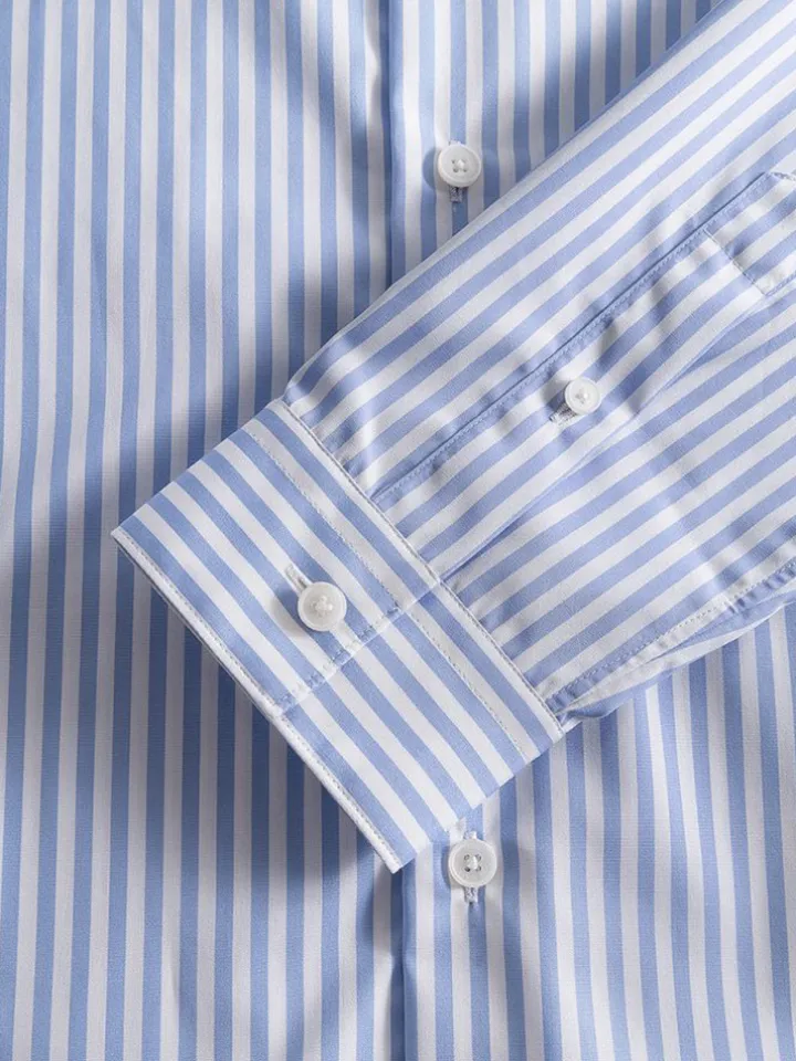 Chemise infroissable col droit à rayures bleu ciel