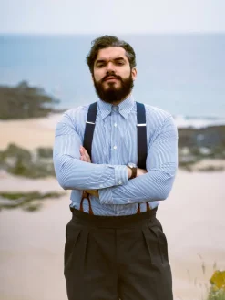 Chemise infroissable col épingle à rayures bleu marine