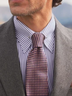 Chemise infroissable col épingle à rayures bleu marine