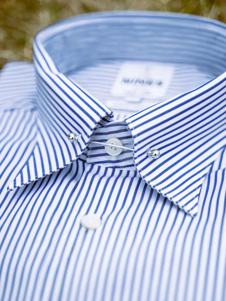 Chemise infroissable col épingle à rayures bleu marine