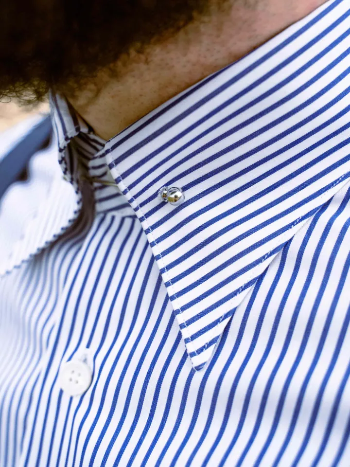 Chemise infroissable col épingle à rayures bleu marine
