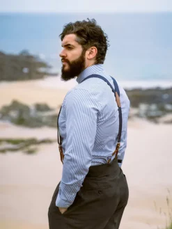 Chemise infroissable col épingle à rayures bleu marine