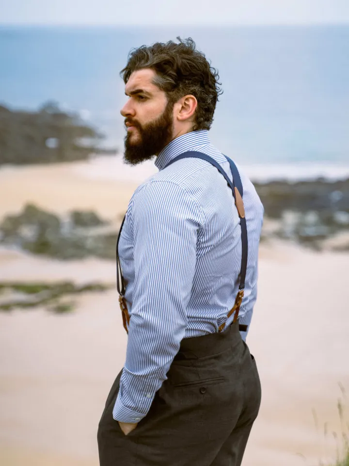 Chemise infroissable col épingle à rayures bleu marine