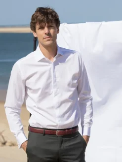 Chemise mousquetaire blanche à gorge cachée col italien