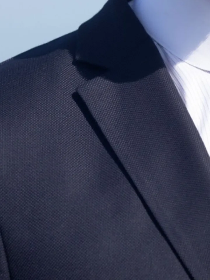 Costume Loro Piana natté bleu marine