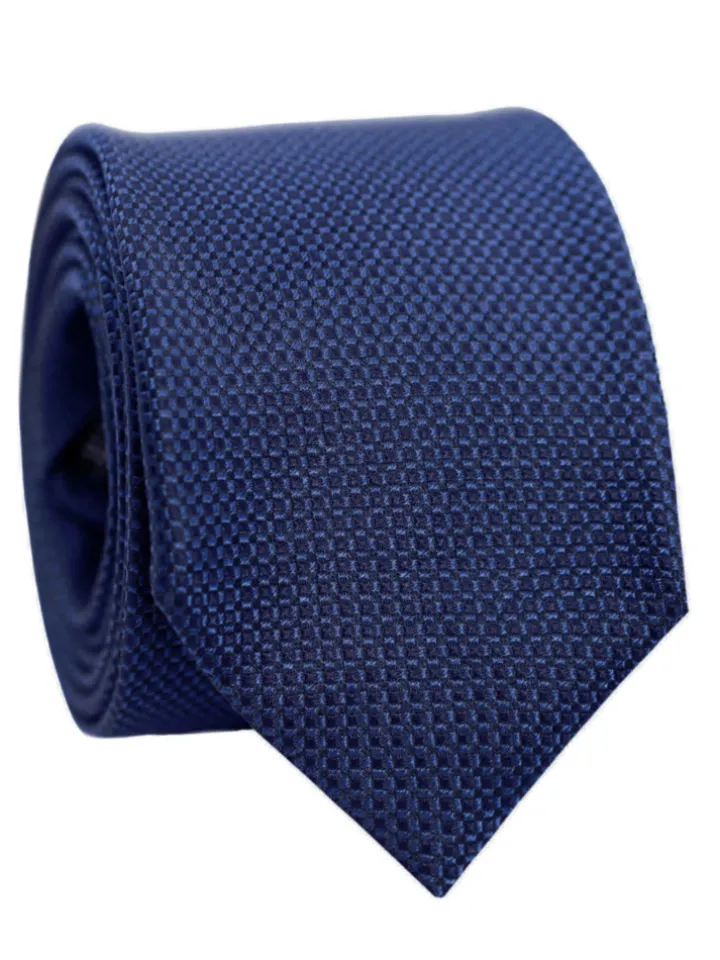 Cravate à petits motifs carrés bleus