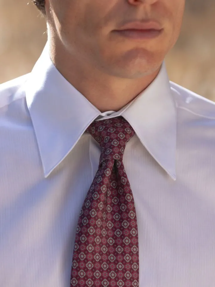 Cravate en laine bordeaux à motifs rétro