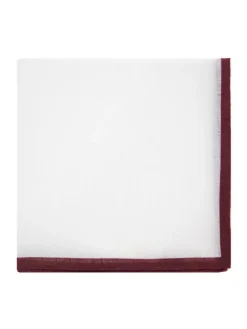 Pochette de costume en lin blanc avec ourlet bordeaux