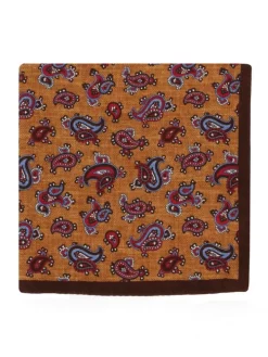 Pochette de costume en soie jaune à motifs paisley