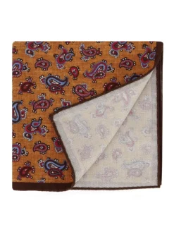 Pochette de costume en soie jaune à motifs paisley