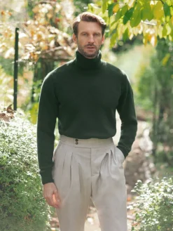 Pull col roulé en laine vert forêt