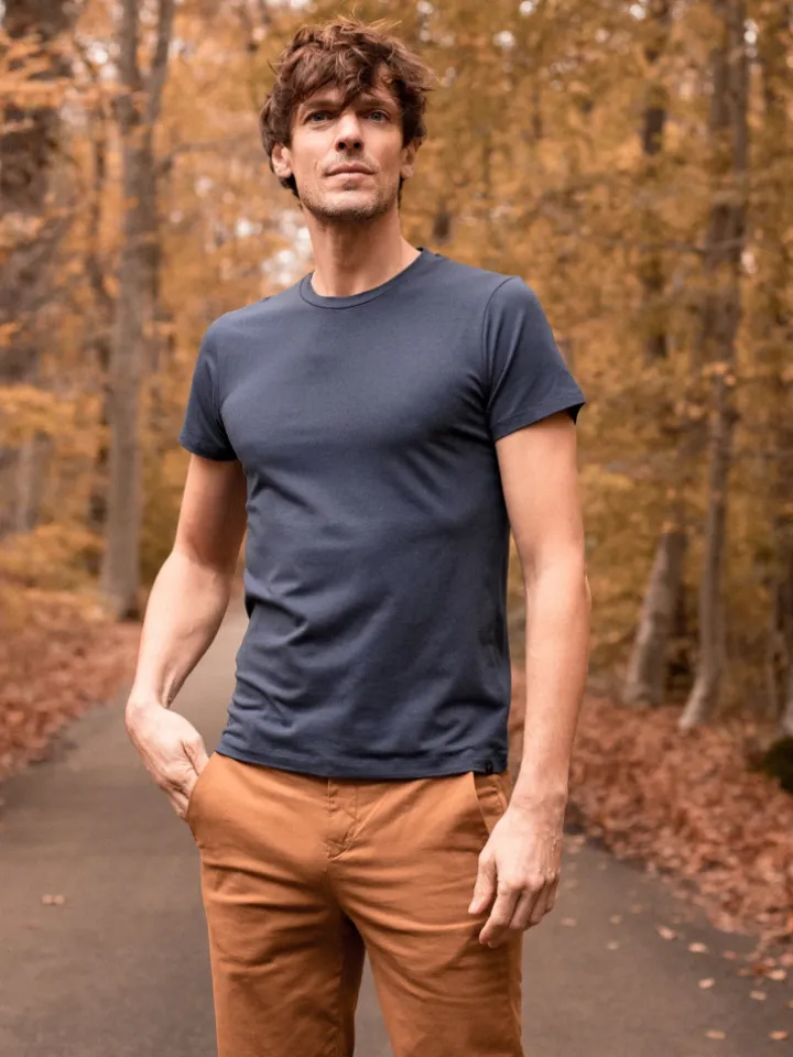 T-shirt technique bleu marine