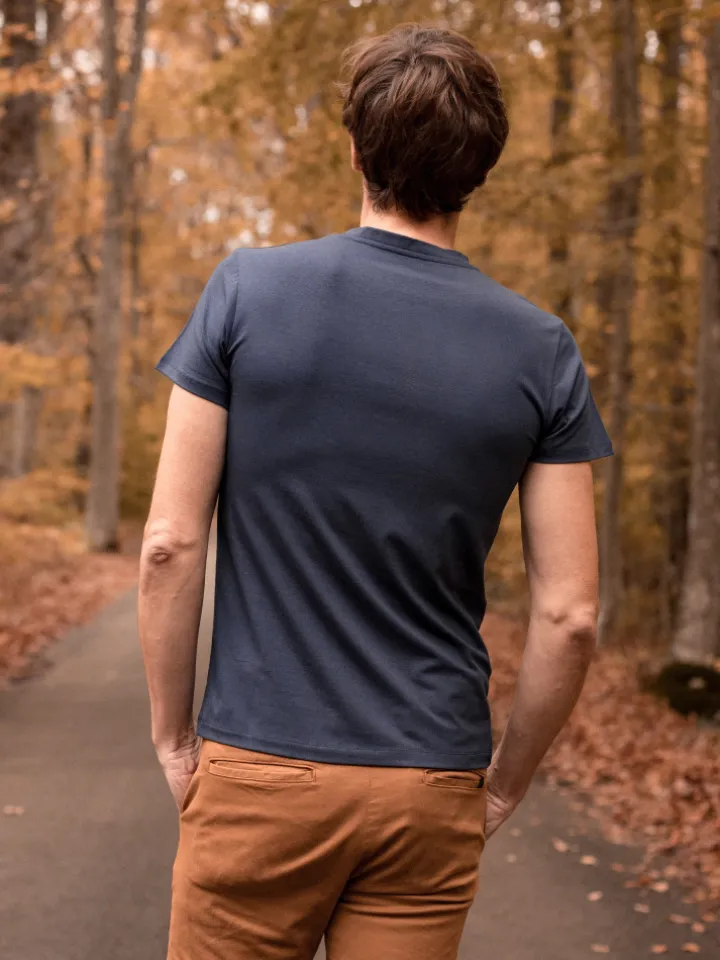 T-shirt technique bleu marine