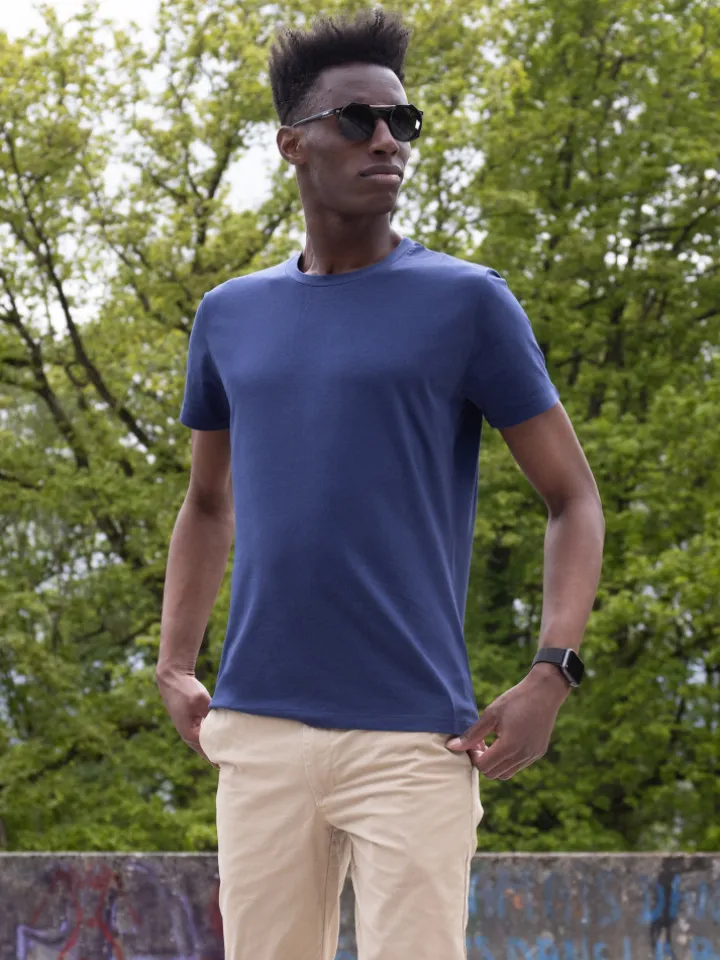 T-shirt technique bleu nuit